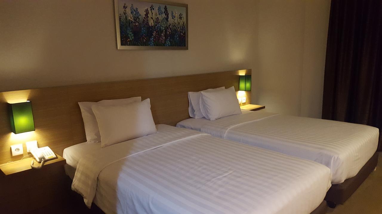 Grand Tembaga Hotel Timika Kültér fotó