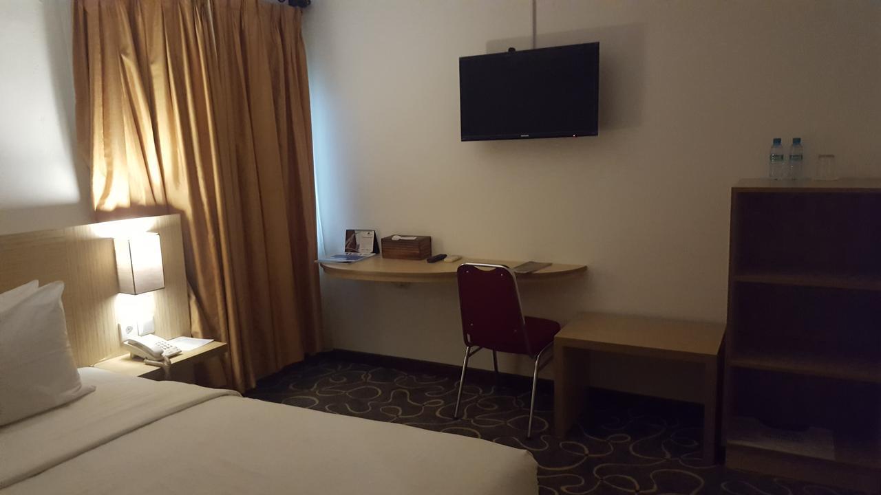 Grand Tembaga Hotel Timika Kültér fotó