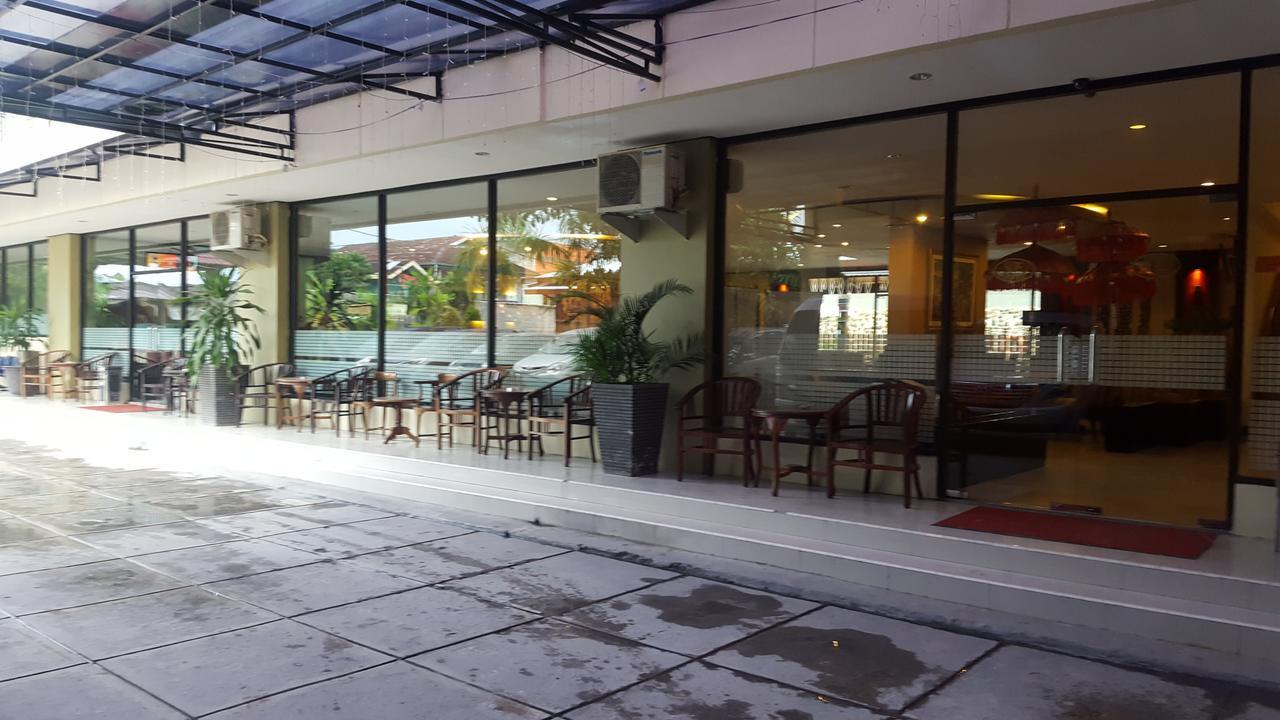 Grand Tembaga Hotel Timika Kültér fotó