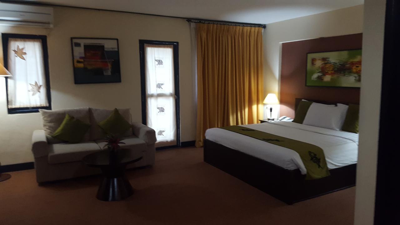 Grand Tembaga Hotel Timika Kültér fotó