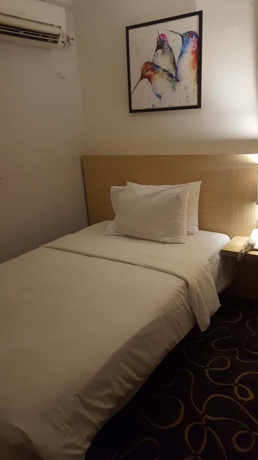 Grand Tembaga Hotel Timika Kültér fotó