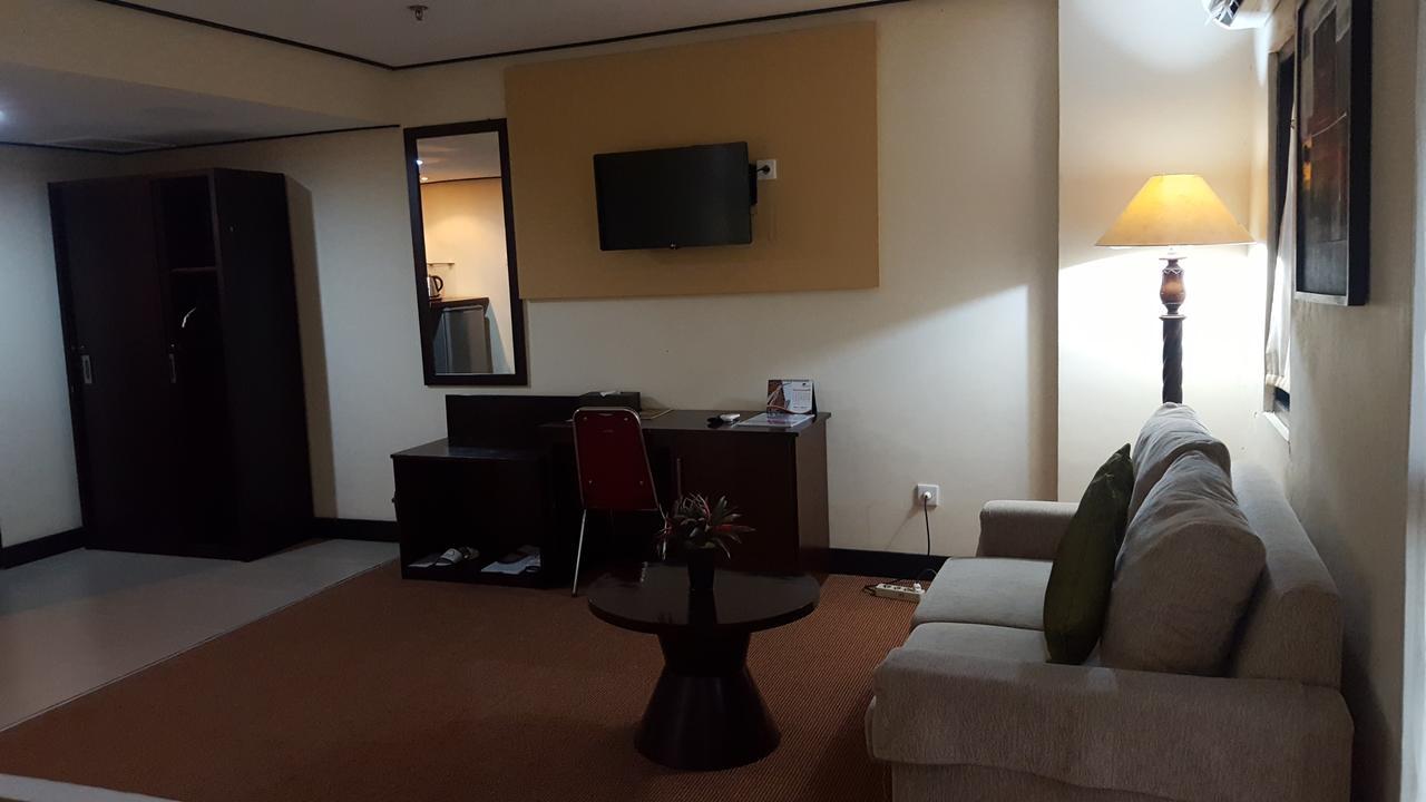 Grand Tembaga Hotel Timika Kültér fotó